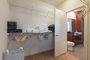 ASK FOR Discount-vibrant 2 Story Apt Apple TV