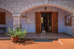 Outstanding Residenze Gallura 2 Bedroom Sleeps 5 Num0552