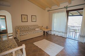 Beautiful Il Giardino Degli Oleandri one Bedroom Sleeps two Num0850