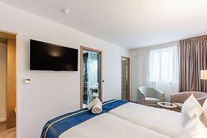 Brit Hotel Privilège Paris - Rosny