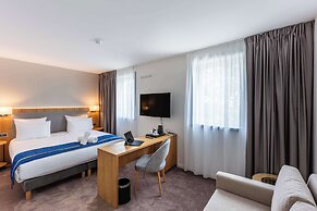 Brit Hotel Privilège Paris - Rosny