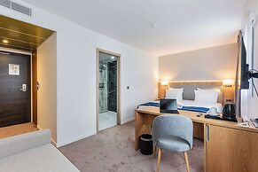 Brit Hotel Privilège Paris - Rosny