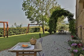 Olives and Vines all Season Villa