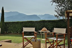 Olives and Vines all Season Villa