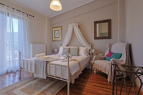 Olives and Vines all Season Villa