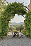 Olives and Vines all Season Villa