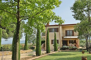 Olives and Vines all Season Villa