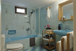 Olives and Vines all Season Villa