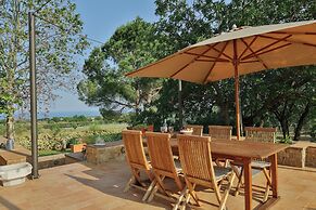 Olives and Vines all Season Villa