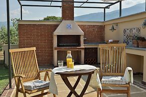 Olives and Vines all Season Villa