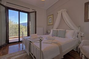 Olives and Vines all Season Villa