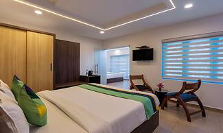 Treebo vSaffron Regency,Punnamada Lake