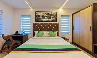 Treebo vSaffron Regency,Punnamada Lake