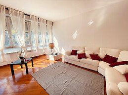 Lemon Tree Resort - FreeParking