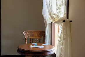 Pearl Inn Bed and Breakfast