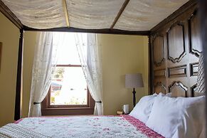 Pearl Inn Bed and Breakfast