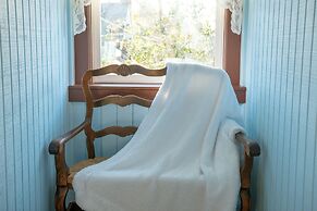 Pearl Inn Bed and Breakfast