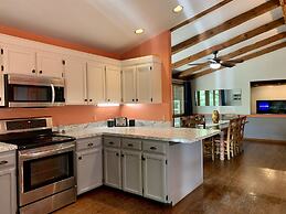 Townsend Hillside Hideaway