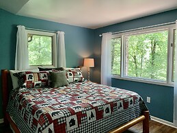 Townsend Hillside Hideaway