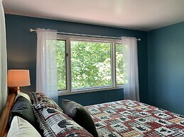 Townsend Hillside Hideaway