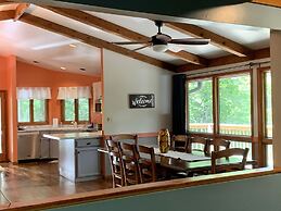 Townsend Hillside Hideaway