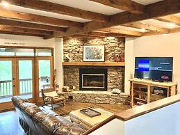 Townsend Hillside Hideaway