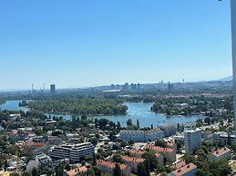 Green High-end Apartment Close to Metro, Uno-city, E-parking, Pool, Gy