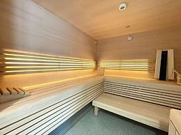 Green High-end Apartment Close to Metro, Uno-city, E-parking, Pool, Gy