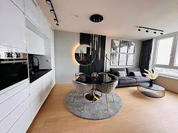 Green High-end Apartment Close to Metro, Uno-city, E-parking, Pool, Gy