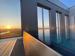 Green High-end Apartment Close to Metro, Uno-city, E-parking, Pool, Gy