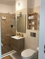 Unique Modern Studio Grozăvești Near Orhideea Towers