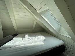 Stunning Hilltop Nest Unparalleled Views at BnB Ap 17