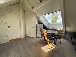 Stunning Hilltop Nest Unparalleled Views at BnB Ap 17