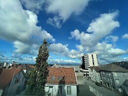 Stunning Hilltop Nest Unparalleled Views at BnB Ap 17