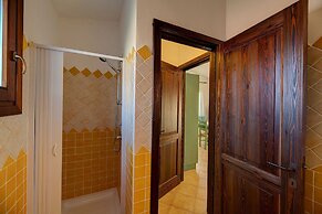 The Fantastic Residenza Badus Studio Sleeps 2 Num0829