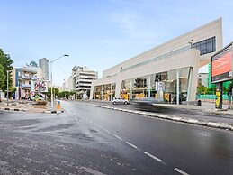 Sanders Premier - Nice 2 bdr apt With Balcony