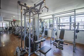 Duplex em Pinheiros com piscina e AC