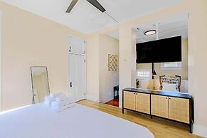 Aerie Loft: Cozy 1-bedroom Retreat in Biloxi, Perfect for Couples!