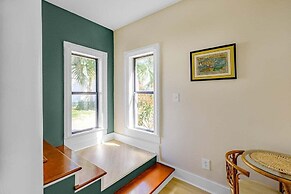 Aerie Loft: Cozy 1-bedroom Retreat in Biloxi, Perfect for Couples!