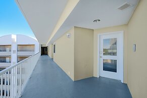 Sea Breeze 1010 Penthouse