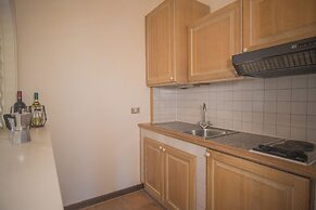 Beautiful Giardino Degli Oleandri 2 Bedroom Apt Sleeps 6 Plus a Child-