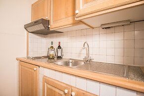 Beautiful Giardino Degli Oleandri 2 Bedroom Apt Sleeps 6 Plus a Child-