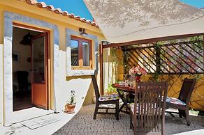 Charming Cottage With 2 Bedrooms in a Seaside Village