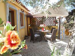 Charming Cottage With 2 Bedrooms in a Seaside Village