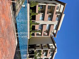 Chalet in Batrouna Park Resort, Facing the Pool, Gazon,gym,generator I