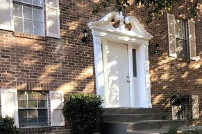 Room in House - The Modern Gem Furnished Bedroom