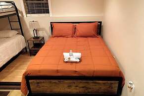 Room in House - The Modern Gem Furnished Bedroom