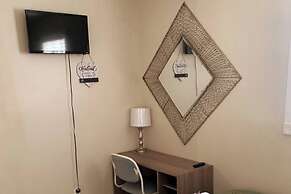 Room in House - The Modern Gem Furnished Bedroom