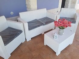 Villa With Air-conditioned Garden Near the sea