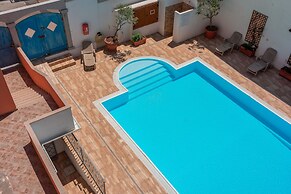 Relaxing Cristal Blu Studio Sleeps 3 Persons Num1484